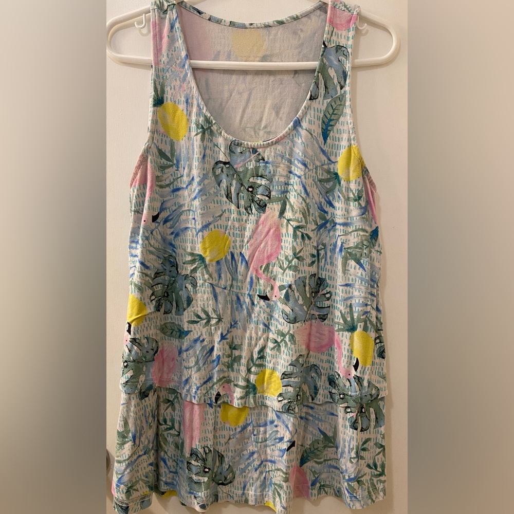 Latched Mama Boyfriend swing tank, size large.